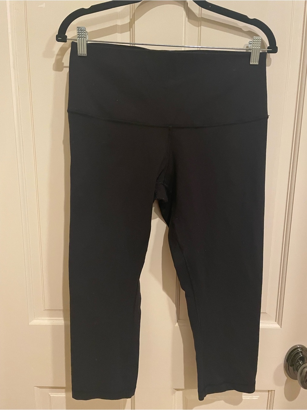 lululemon athletica Black Capri Leggings